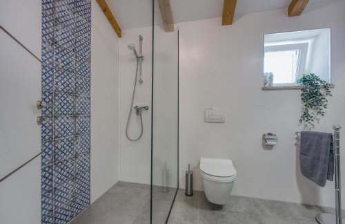 Stone Villa Galant with Pool - Happy Rentals - Foto 24