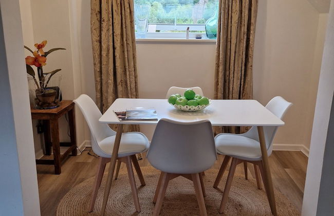 Lovely 2-bed Cottage in Coalbrookdale Telford - Photo 13