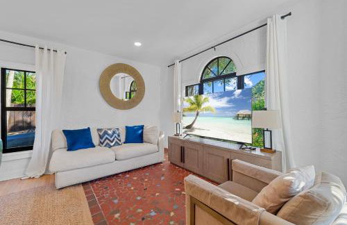 Sunny 4BR Getaway Pool & Private Guest Suite - Foto 13