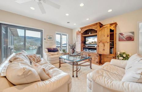 Lake Allure - Private Dock, Indoor Pool, and Hot Tub - Foto 9