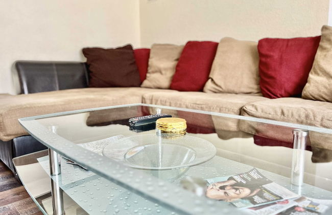 DT Reno - 4BR Home w Patio BBQ Grill Games Room - Foto 18