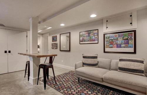 Private Daylight Basement - Near Downtown & Lake - Foto 1