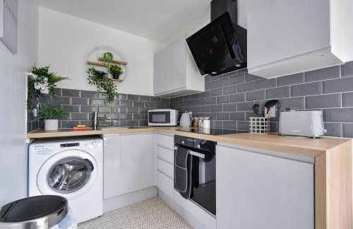 Stylish One Bed Apartment Near Cotswolds RAF - Foto 14