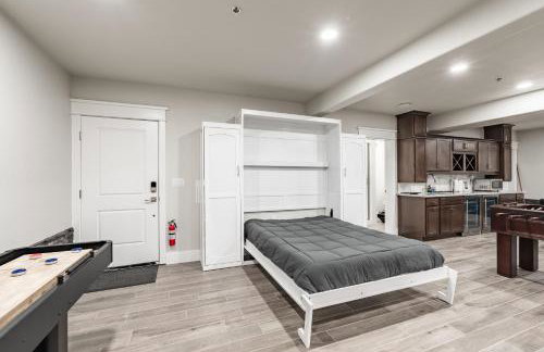 The White House Coveted Triplex Near Lake - Foto 62