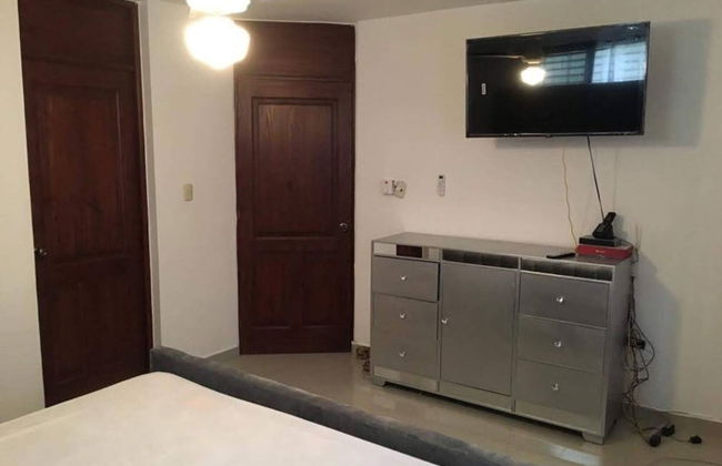 Total New!! Exclusive!! Apt At Paradise V . - Foto 3