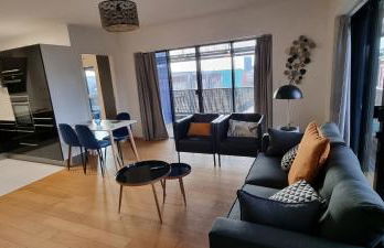 BEL APPARTEMENT MODERNE avec TERRASSE AC CLIMATISATION PARKING with additionnal fees - Foto 2