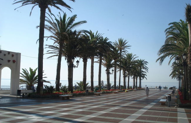 Luxury Villa in Sayalonga With Private Pool - Photo 39