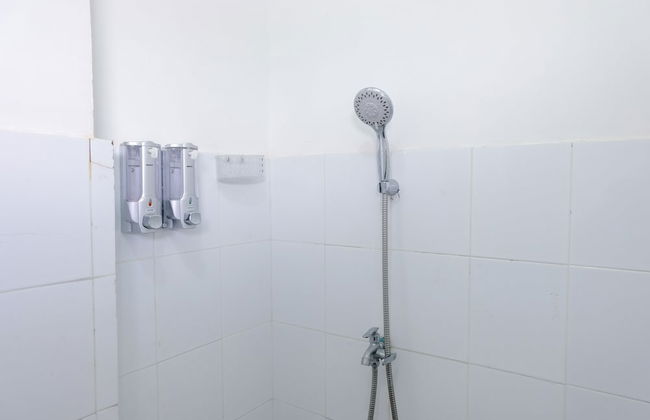 Cozy And Homey 1Br Apartment At Gateway Ahmad Yani Cicadas - Photo 11