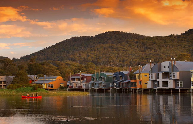 Novotel Lake Crackenback Resort & Spa - Photo 1