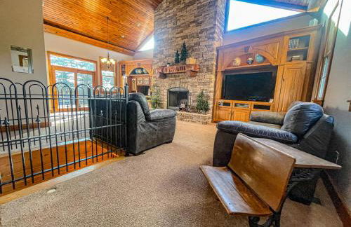 Charming School House with Large Pool - Foto 11