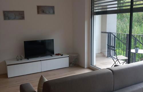 Riflessi sul lago - Foto 30