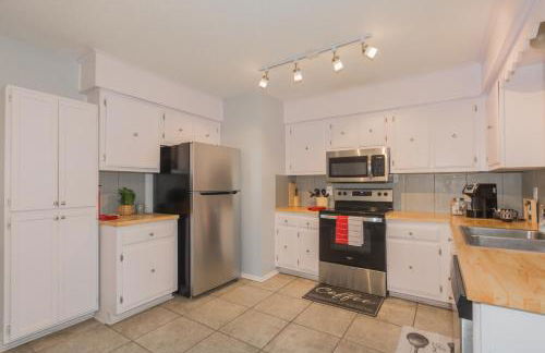 Cheerful 3 BR 2BA Home in Great Neighborhood! - Foto 16