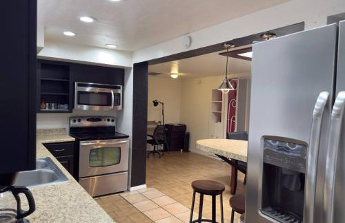 Fantastic 4 Bedroom in a Great Area - Foto 26