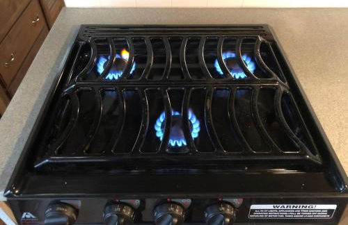 Private 1-bedroom RV, direct bus to NYC Manhattan only 2 blocks away, MetLife Stadium FIFA World Cup 25 minutes away - Foto 3