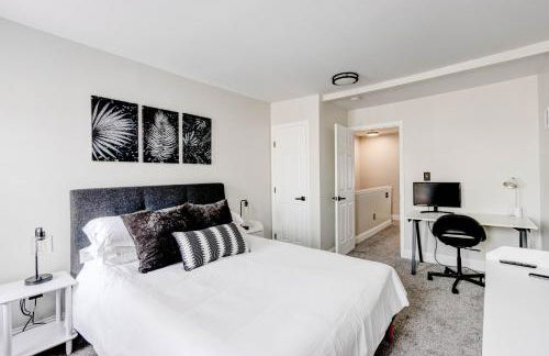 Elegant Urban Retreat - Walk To Patterson Park - Photo 13