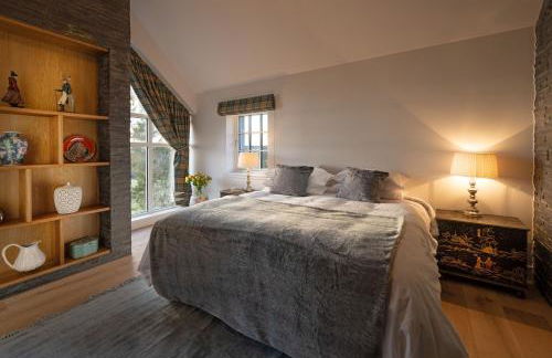 The Old Farmhouse - Photo 9