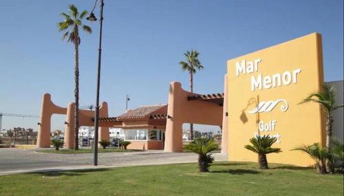 Luxury 2 bedroom 2 bathroom South facing second floor apartment - Foto 4