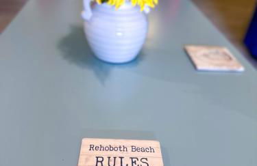 Stylish 2BR Condo Near Beach, Large Pool & Patio, Pet Friendly - Foto 5