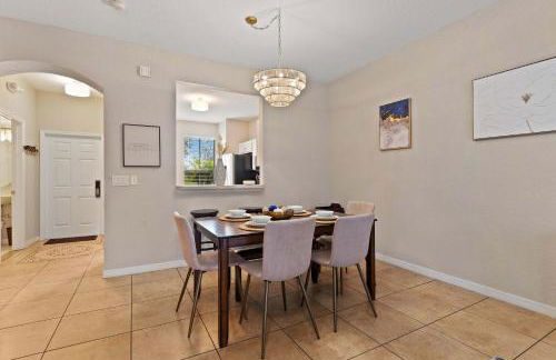 Elegant 3 BDR Townhome in Desirable Regal Palms - Foto 31