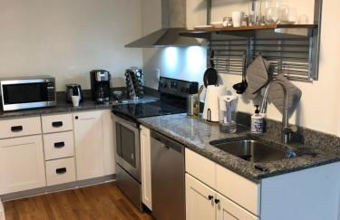 Renovated Cottage Minutes From Downtown - Foto 36