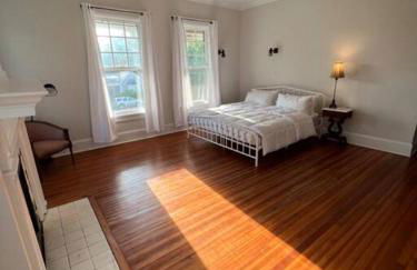 The Governor's Mansion - A Step Back in Time. - Foto 49