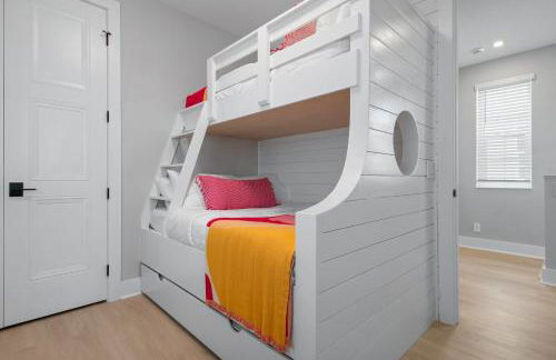 CASA NICA! Luxury Private Pool Home with dock on a saltwater canal! - Foto 32