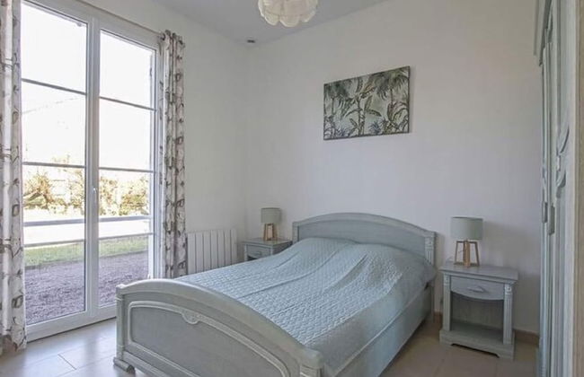 Spacious Holiday Home in Aure sur Mer With Garden - Foto 10