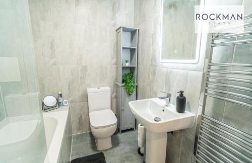 Royal Oak Apartments 3 - Secure Parking - Perfect for Contractors - 2 Bedroom - 2 Bathroom - Fast Wi-fi - Long Term Stays - - Foto 10