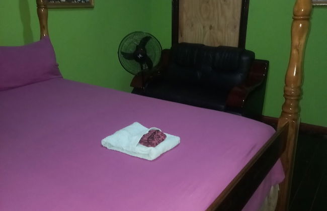 Deano's Cottages - Photo 13