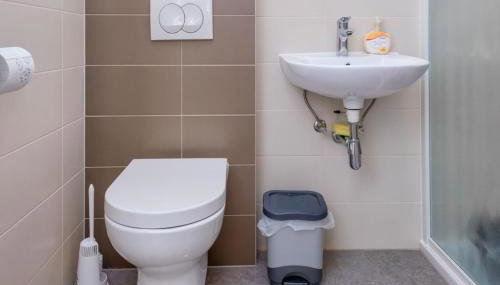 Newly Furnished apt w. Patio,parking & Fireplace - Foto 4