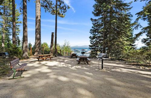 Tahoe City Retreat - For 8 - Foto 56