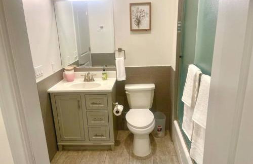 FuLLy LoAdeD ReSerVaTioN 3bed 2ba w Parking - Photo 9