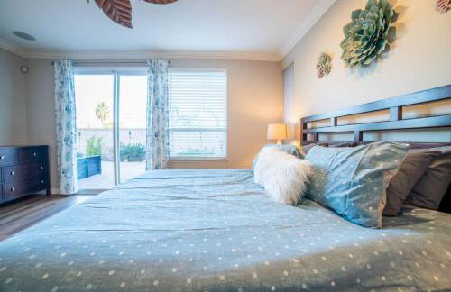 Spacious Disney Retreat with Pool Table Fire Pit - Foto 11