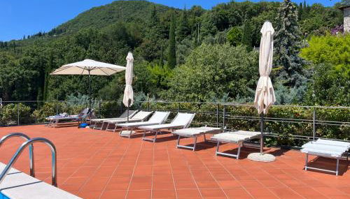 Feli Holiday Home - Panoramic pool lake view in Gardone Riviera - Foto 4, sunbed
