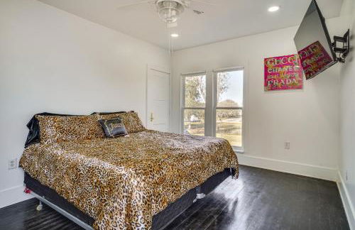 2 Mi to Gator Chateau Vibrant Home with Balcony - Foto 14