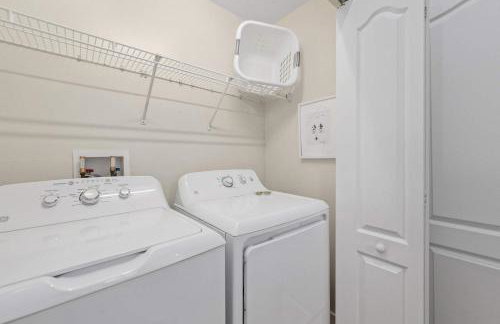 Townhome w heated pool & game room - Foto 35