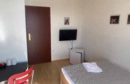 Villa Una Apartments - Photo 2