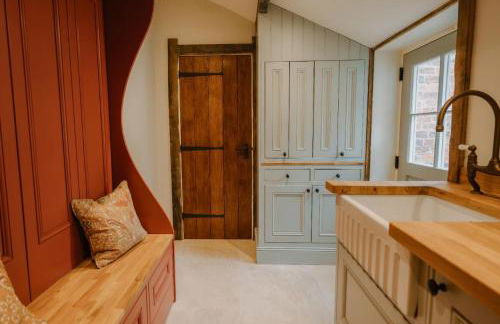 The Carriage House by Birch Stays - Photo 63