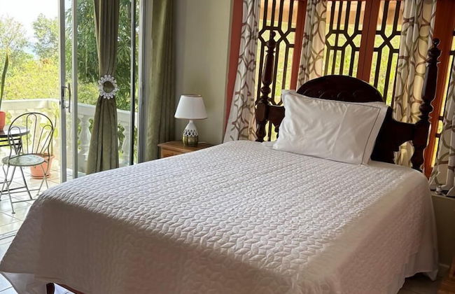 Blue Turquoise Sea Villa - Photo 15