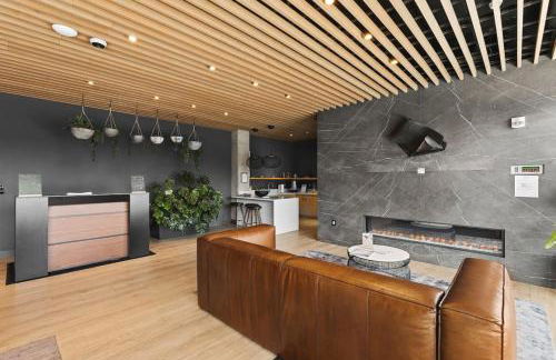 Luxury Penthouse with 2 Floors Pool Patio Gym Walk to Broadway - Foto 31