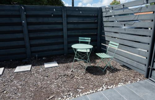 Central Getaway in Little Havana Near Airport, Wynwood, Calle 8 Brickell, Coral Gables and more , Fenced parking - Foto 32