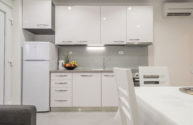 Drop In Split Suites - Photo 14