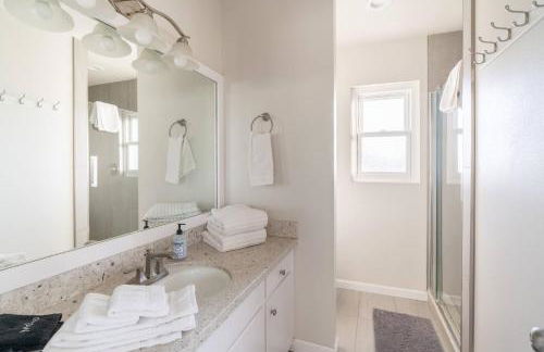 4Bd, putt putt, turf, grill, fire pit & more! - Photo 67