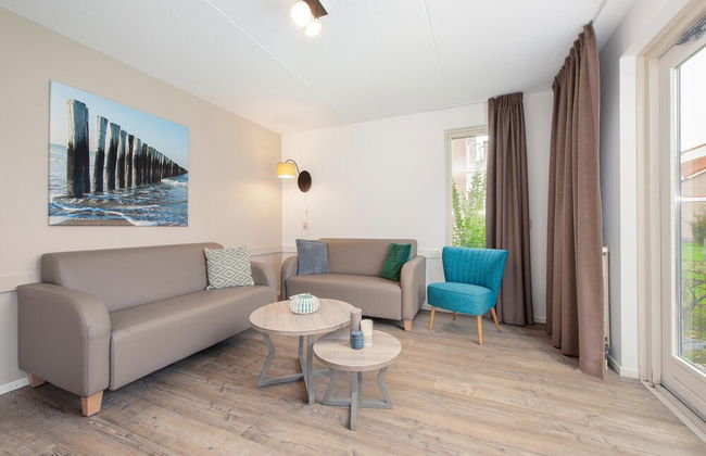 Restyled Bungalow With Dishwasher, Near the Beach - Photo 5