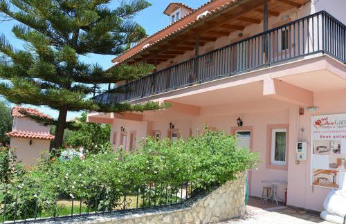 Red Rose Garden - Photo 3