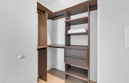 Chic Downtown Miami 2BR City Views Rooftop Pool - Foto 33