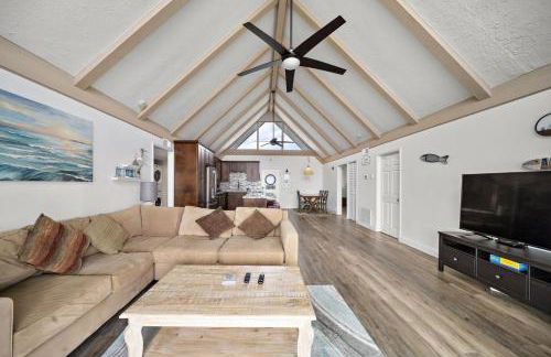 2nd Row Home Close to Beach - Foto 56