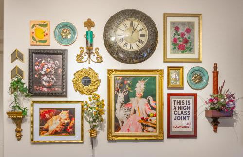 Stylish South Hill Retreat Queen Bed and Sofa Sleeper Full Kitchen Free Parking - Foto 64