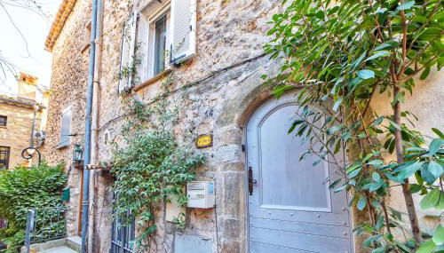 TOWNHOUSE MOUGINS in the old village, fantastic view, sea and mountains - Foto 2