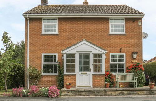 Humble Bee Cottage - Photo 1